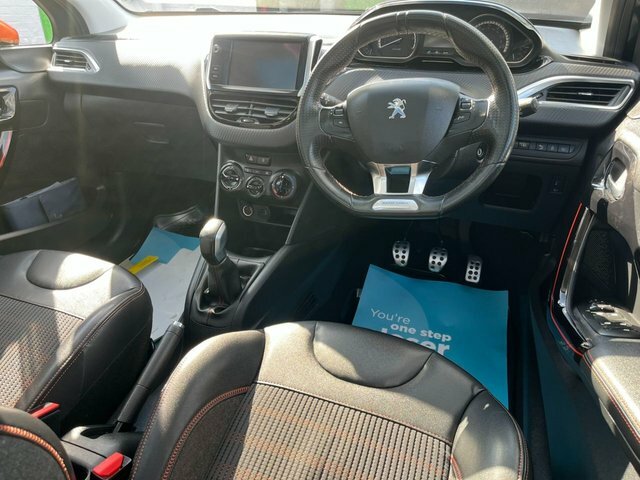 Peugeot 208 Puretech Roland Garros Hatchback Black #2