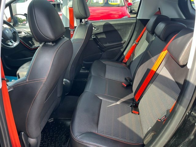 Peugeot 208 Puretech Roland Garros Hatchback Black #4