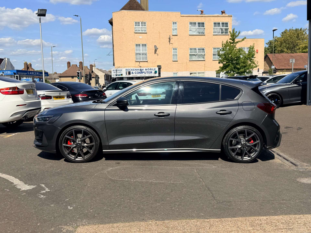 Ford Focus St #6