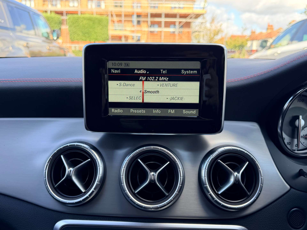 Mercedes-Benz CLA Class 2.1 Cla220 Cdi Amg Sport 170 Bhp Grey #25