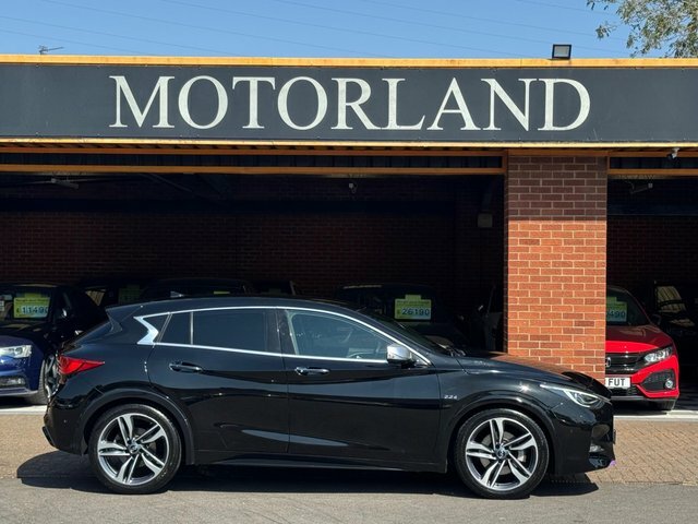 Infiniti Q30 2016 2.2D Sport Dct Awd Euro 6 Ss Black #4