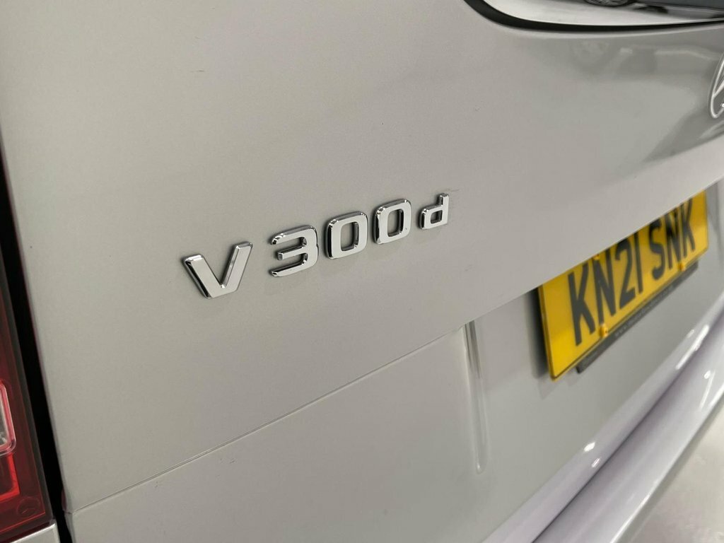 Mercedes-Benz V Class V220 D Sport Estate 9G-tronic Long Silver #46