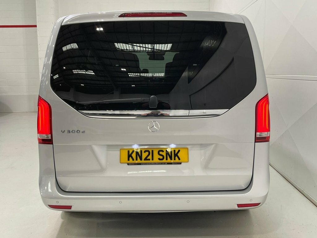 Mercedes-Benz V Class V220 D Sport Estate 9G-tronic Long Silver #54