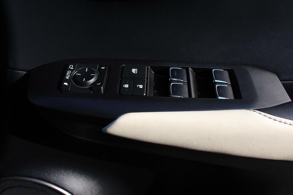 Lexus NX 300H Takumi Pan Roof Silver #31