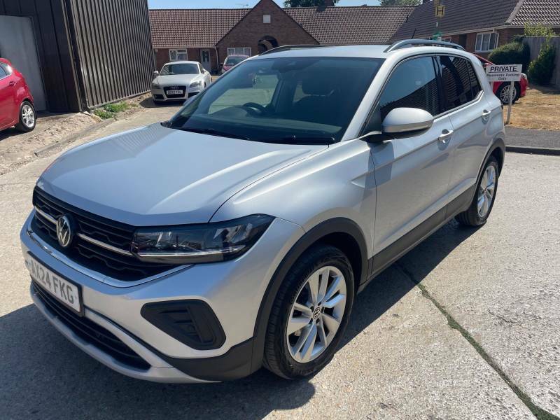 Volkswagen T-Cross 1.0 Tsi 115Ps R-line Dsg Hatchback White #35