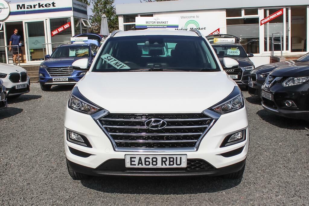 Hyundai Tucson Se Nav White #2