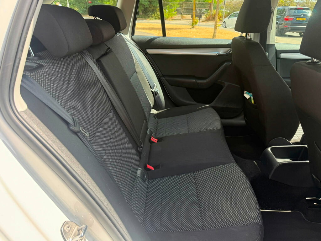Skoda Octavia 1.4 Se Tsi Dsg 139 Bhp Silver #17