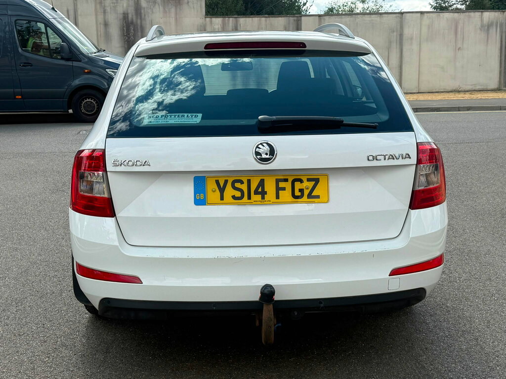 Skoda Octavia 1.6 Tdi Se Estate Euro 5 Ss White #6