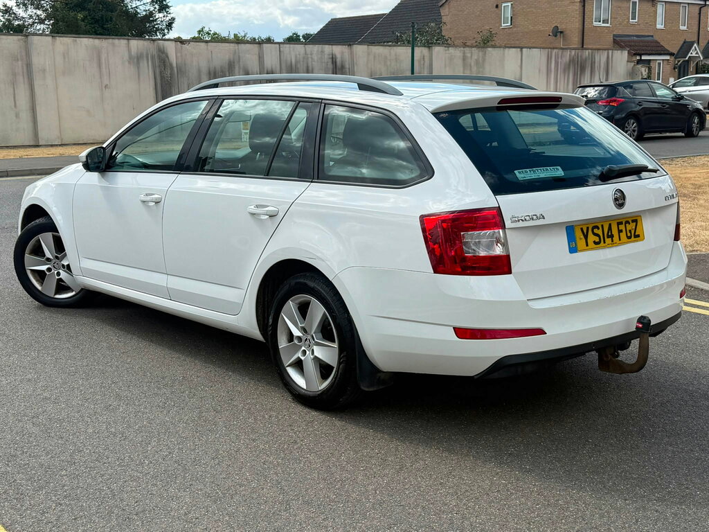 Skoda Octavia 1.6 Tdi Se Estate Euro 5 Ss White #5