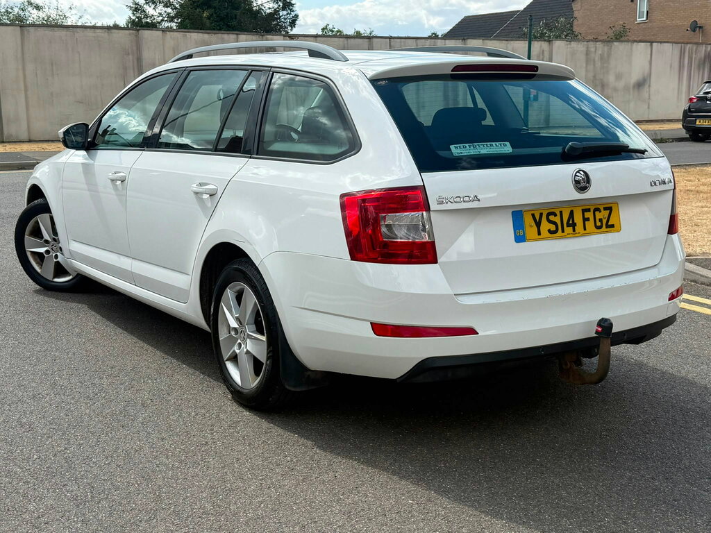 Skoda Octavia 1.6 Tdi Se Estate Euro 5 Ss White #4