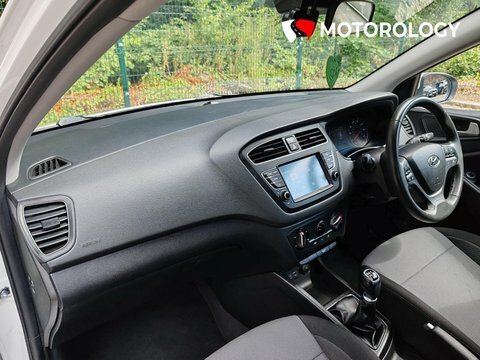 Hyundai I20 1.2 Se Launch White #6