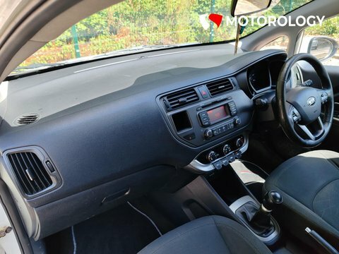 Kia RIO 1.25 2 Hatchback MA13BPX White #6