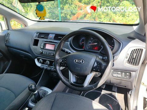 Kia RIO 1.25 2 Hatchback MA13BPX White #3