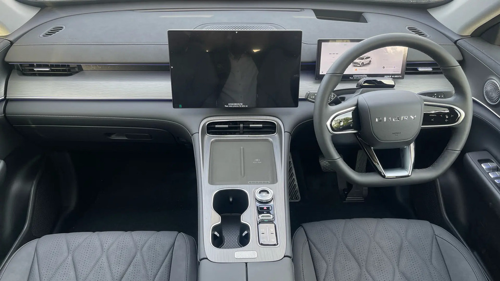 Chery Tiggo 8 Super Hybrid Summit Black #6