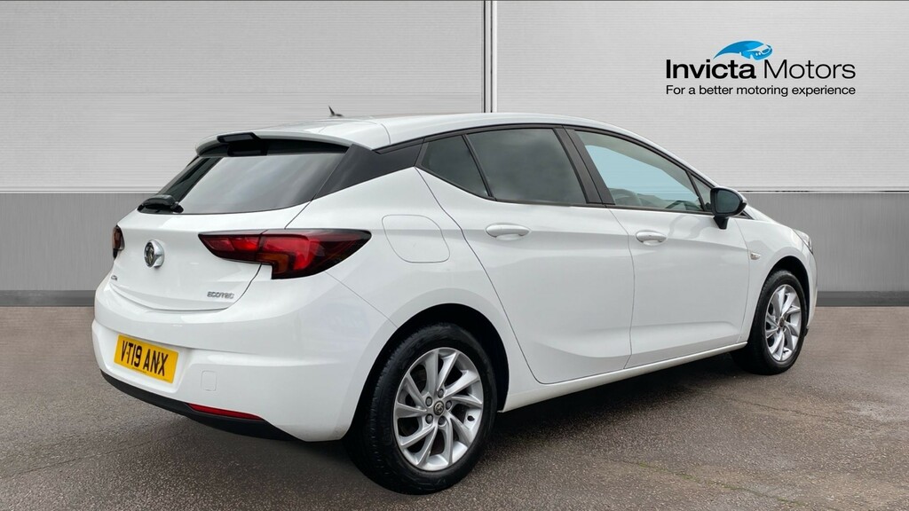 Vauxhall Astra Design White #3