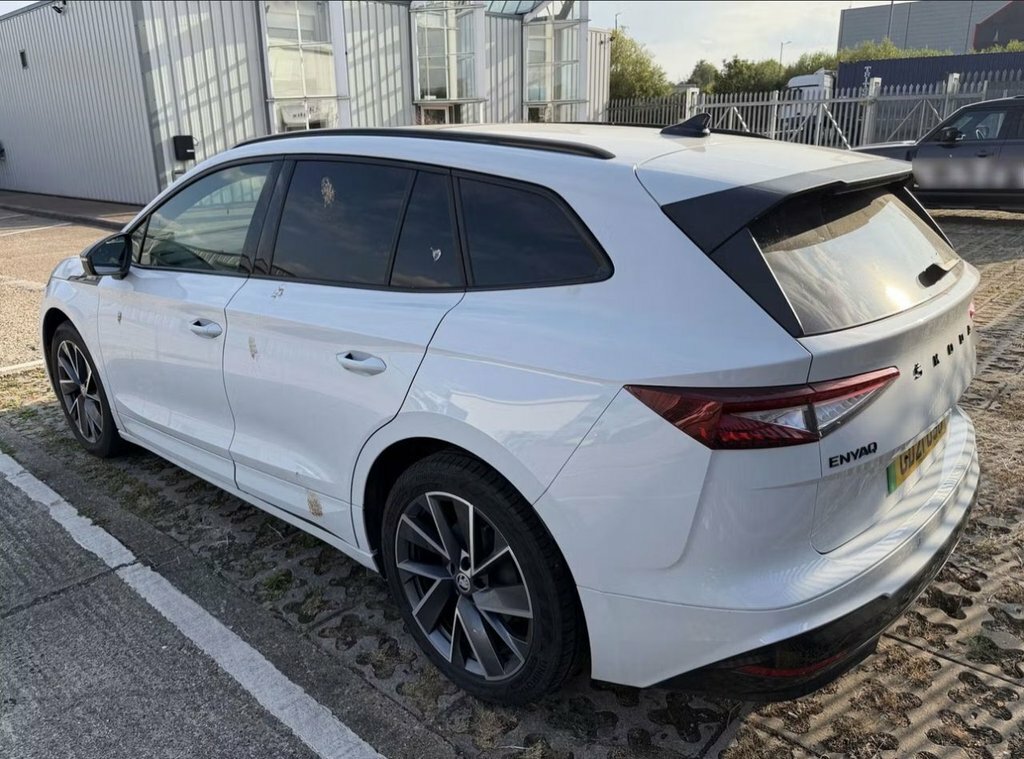 Skoda ENYAQ 80 Sportline White #4