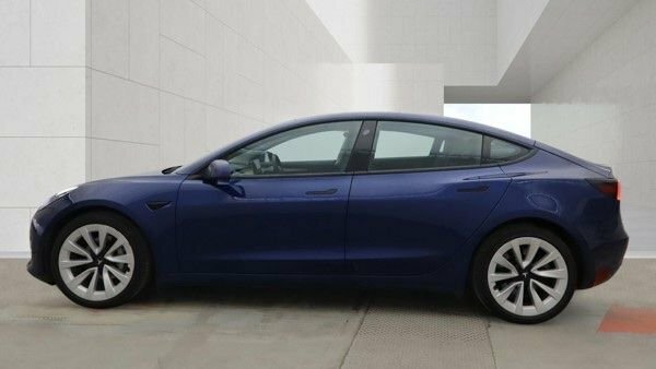 Tesla Model 3 Saloon Blue #4