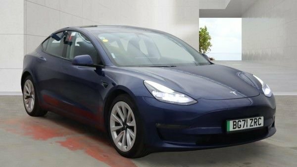 Tesla Model 3 Saloon Blue