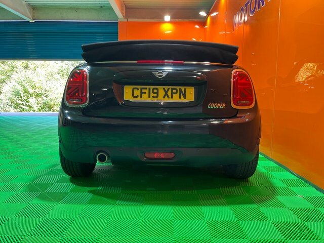 Mini Convertible 1.5 Cooper Classic Convertible E Black #6
