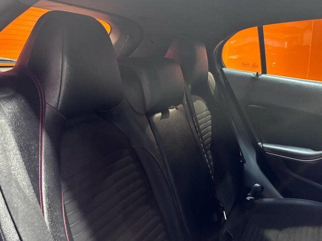 Mercedes-Benz GLA Class 2.1 Gla200d Amg Line Executive Suv 7G Black #5
