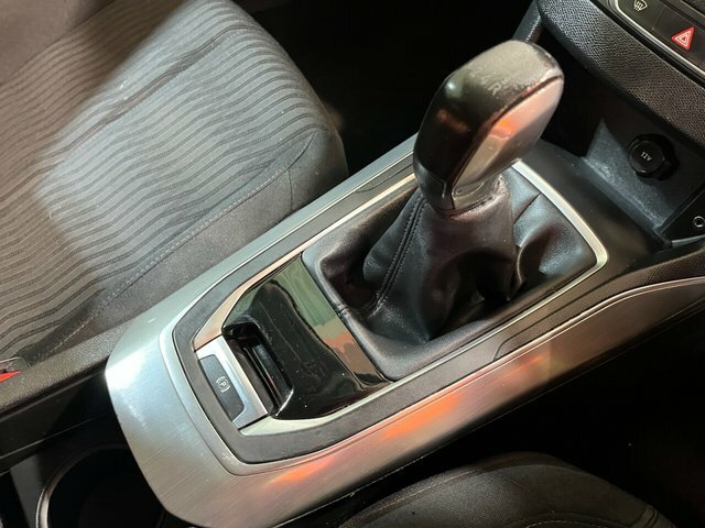 Peugeot 308 1.2 Puretech Active Hatchback Eu White