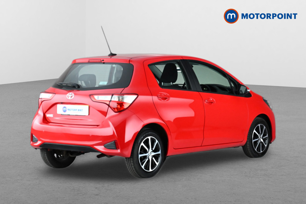 Toyota Yaris 1.5 Vvt-i Icon Tech Cvt Red #4