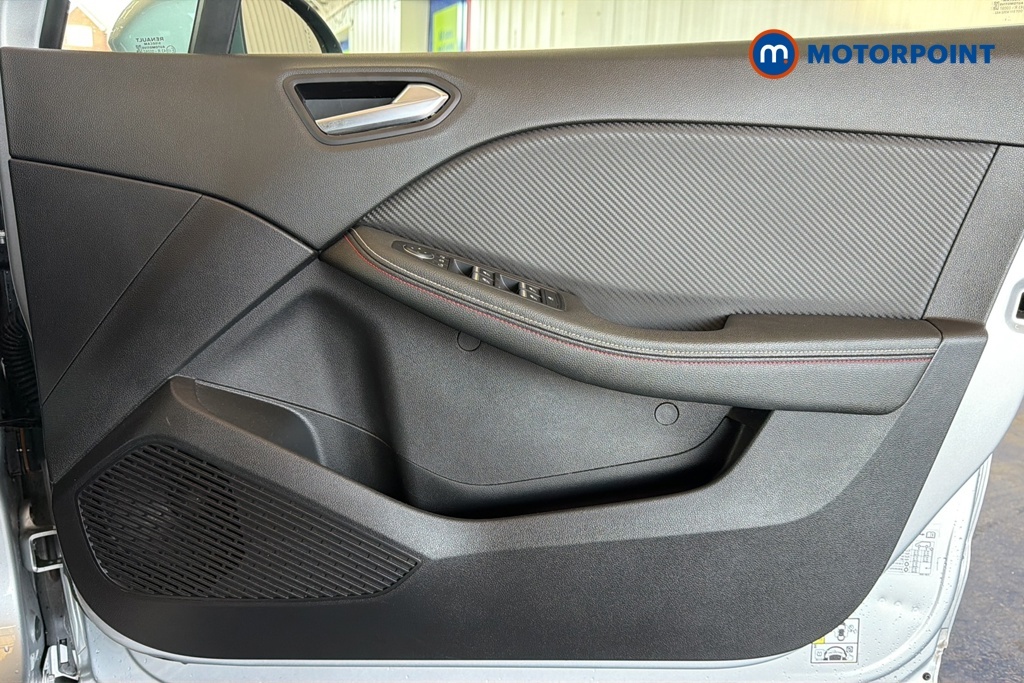 Renault Clio Hatchback 1.0 Tce Lutecia Euro 6 Ss 20217 Black #16