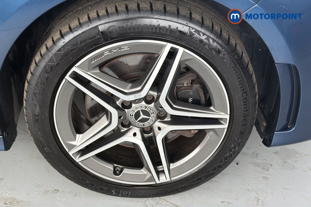 Mercedes-Benz A Class A 180 Amg Line Exeutive Black #31
