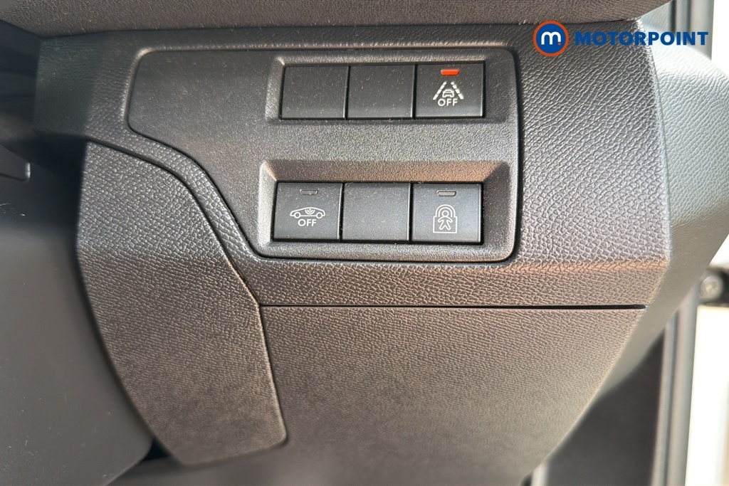 Peugeot 3008 1.2 Puretech Active Premium White #15
