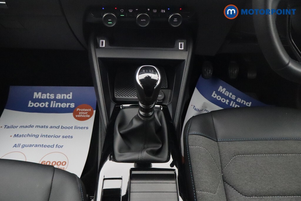 Citroen C4 1.5 Bluehdi Shine Plus Ss Eat8 Black #12