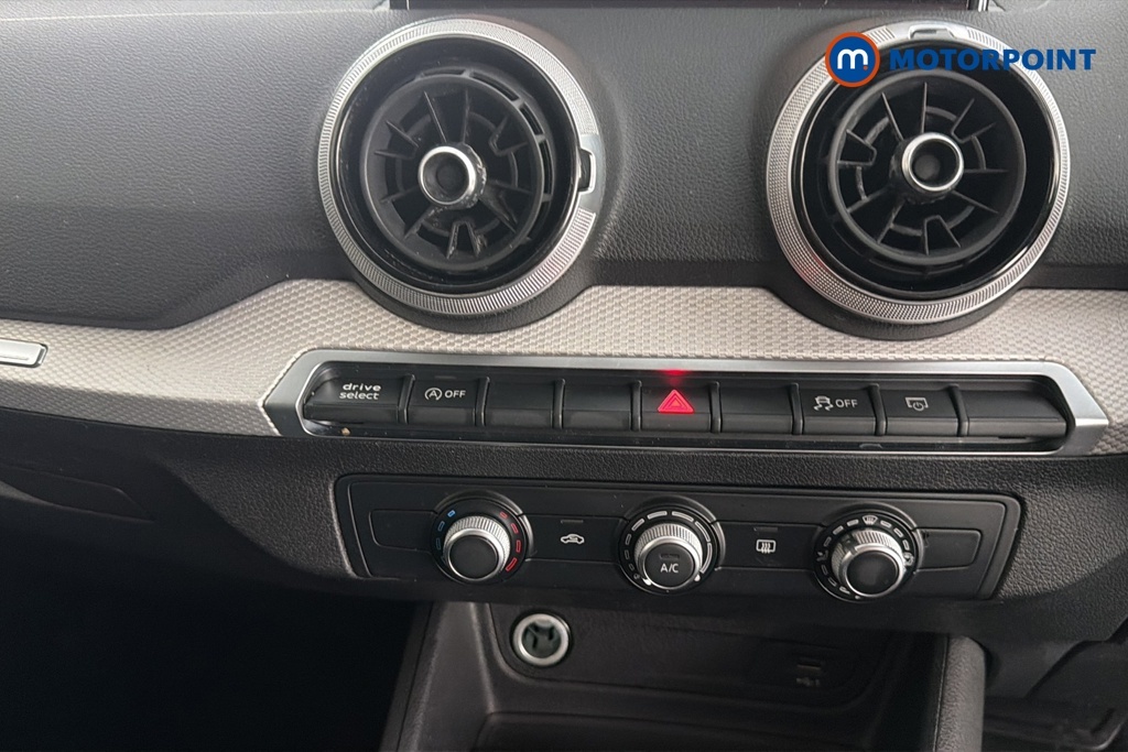 Audi Q2 Audi Q2 S Line 35 Tfsi 150 Ps S Tronic White #18