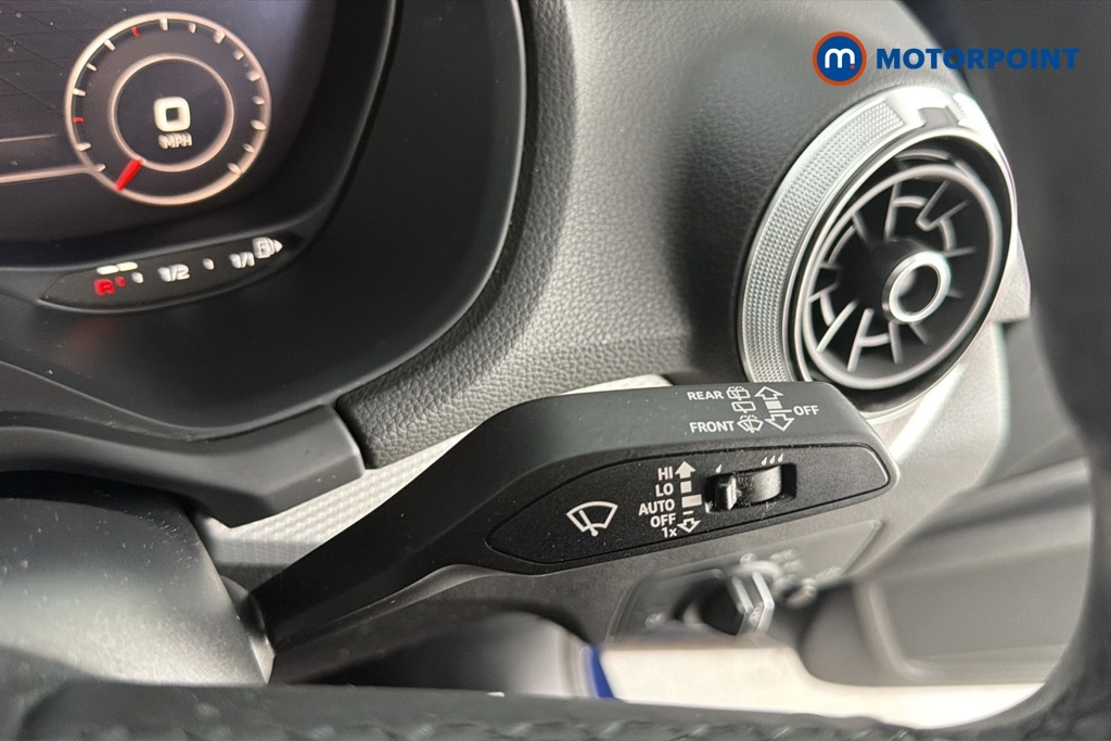 Audi Q2 Audi Q2 S Line 35 Tfsi 150 Ps S Tronic White #14