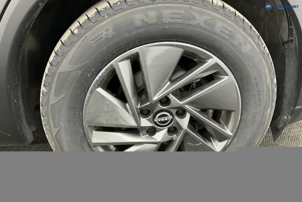 Nissan Qashqai 1.5 E-power Tekna Red #35