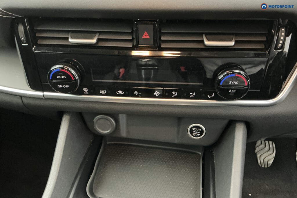 Nissan Qashqai 1.5 E-power Tekna Red #24