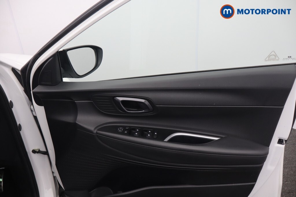 Hyundai Bayon 1.0 Tgdi Premium White #17