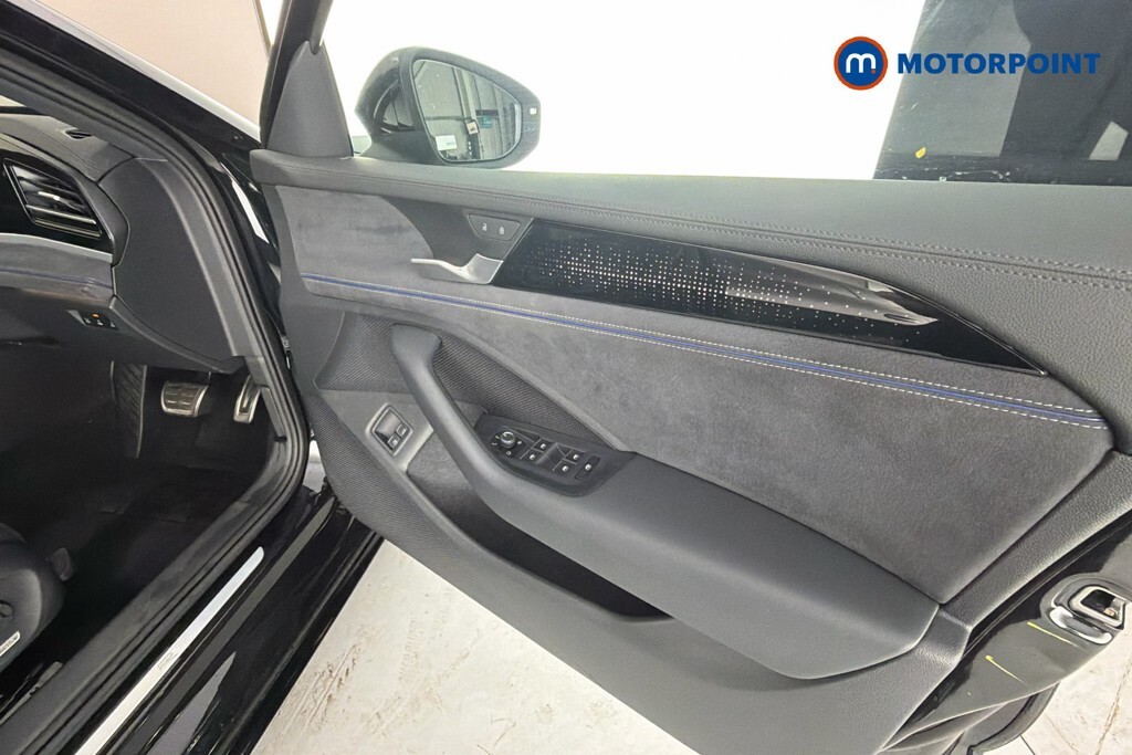 Volkswagen Passat 1.5 Tsi Ehybrid Life Dsg White #25
