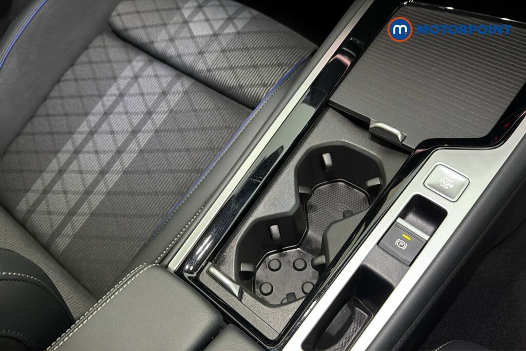 Volkswagen Passat 1.5 Tsi Ehybrid Life Dsg White #23