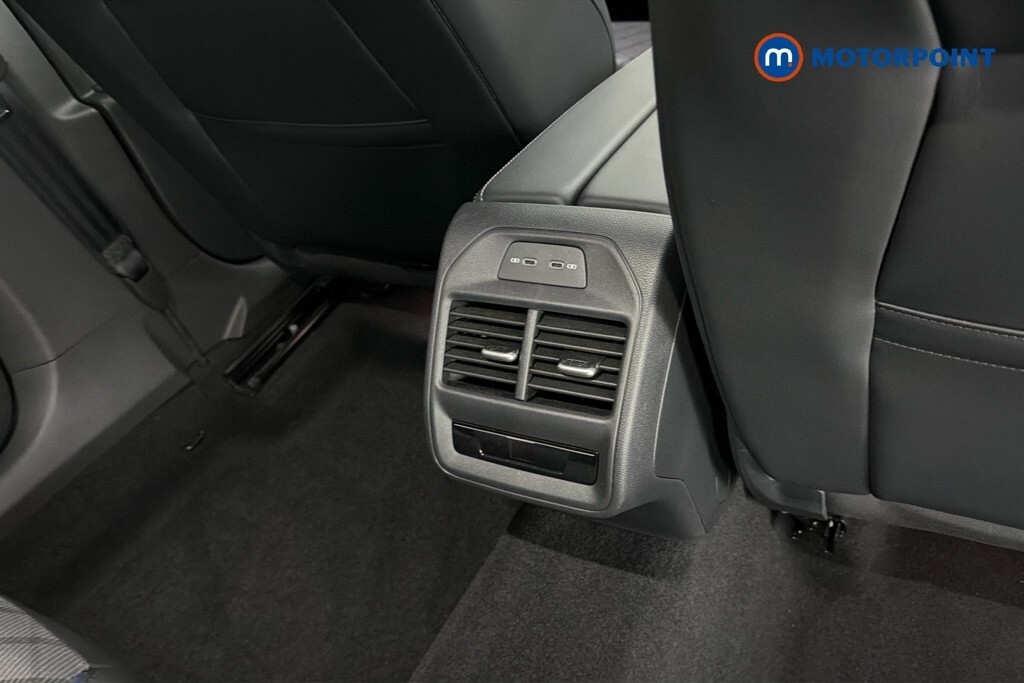 Volkswagen Passat 1.5 Tsi Ehybrid Life Dsg White #33