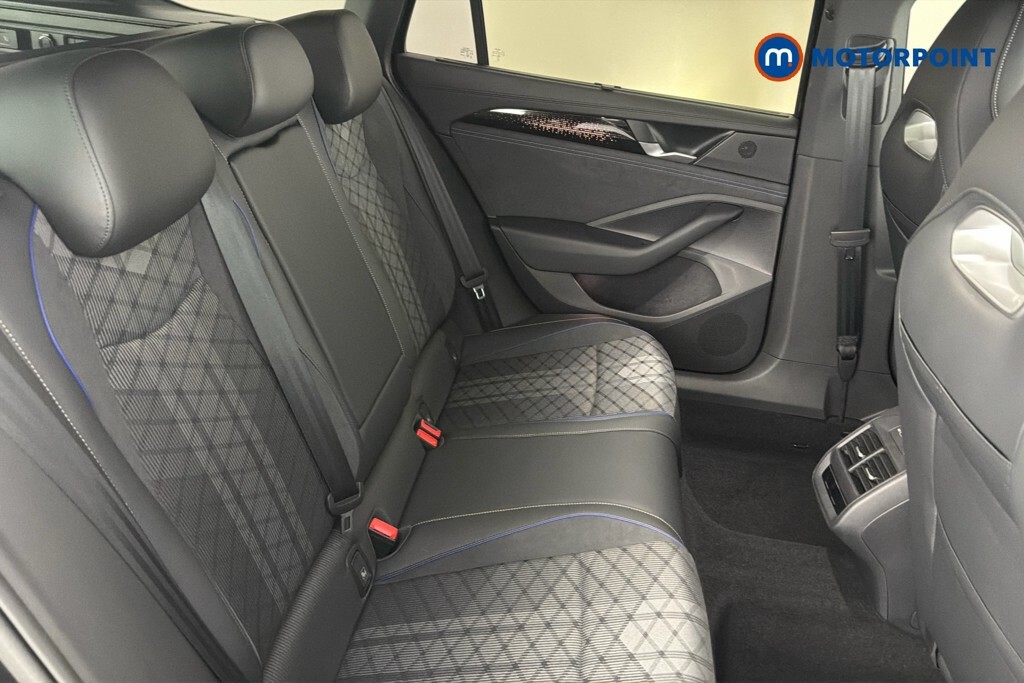 Volkswagen Passat 1.5 Tsi Ehybrid Life Dsg White #31