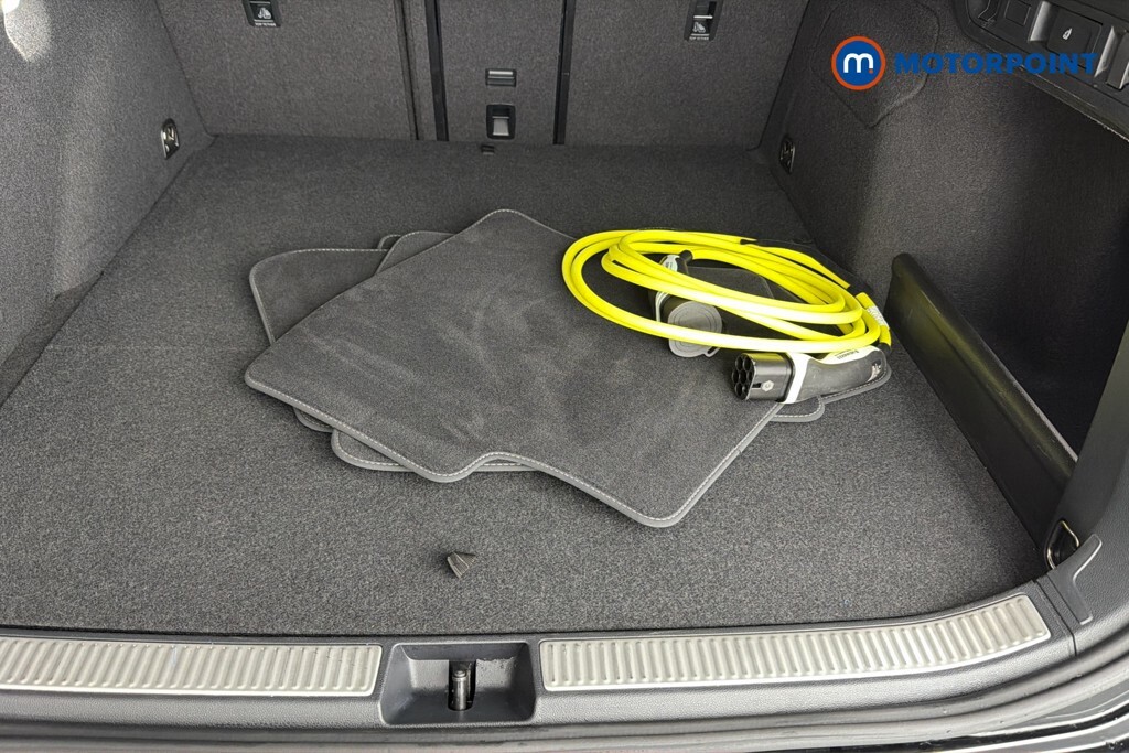 Volkswagen Passat 1.5 Tsi Ehybrid Life Dsg White #36