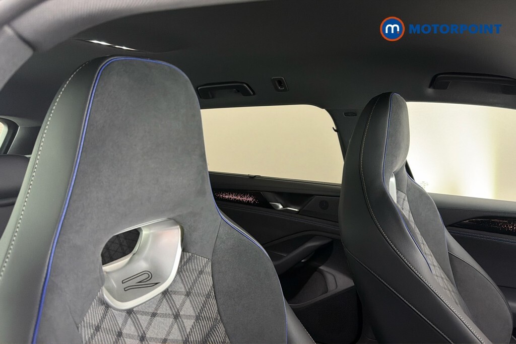 Volkswagen Passat 1.5 Tsi Ehybrid Life Dsg White #29