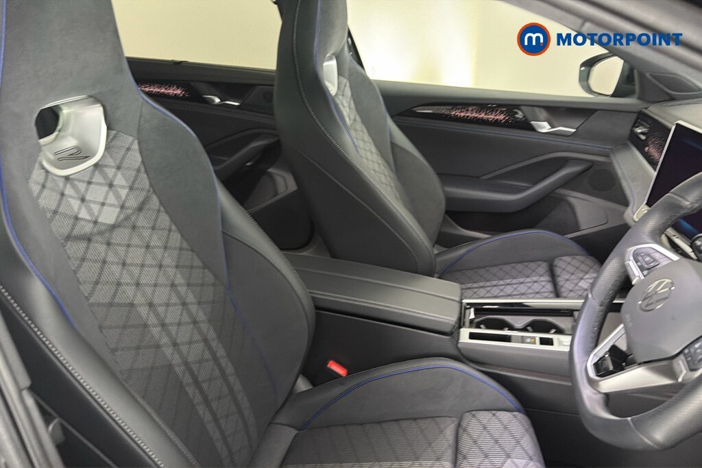Volkswagen Passat 1.5 Tsi Ehybrid Life Dsg White #28