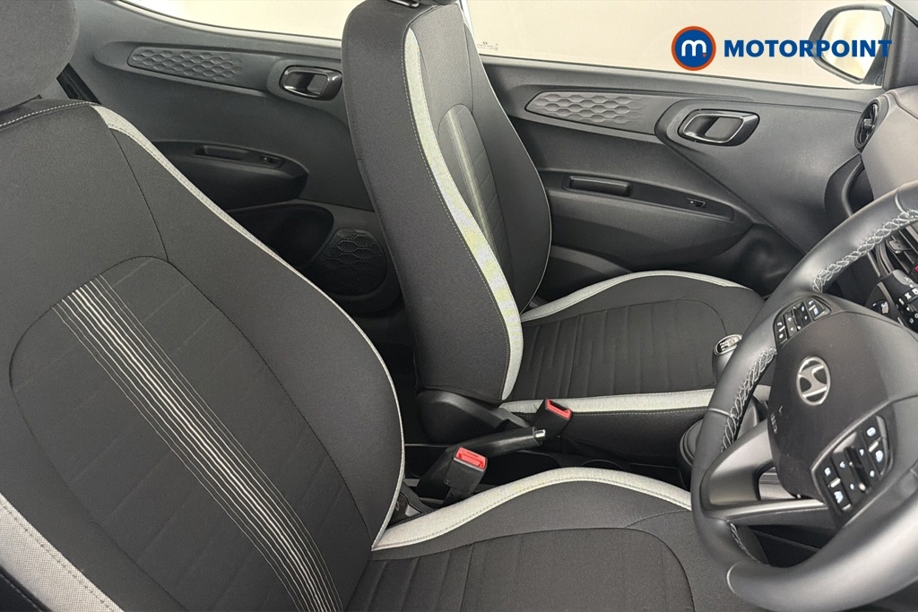 Hyundai I10 I10 1.2 79 Advance Nav Green #24