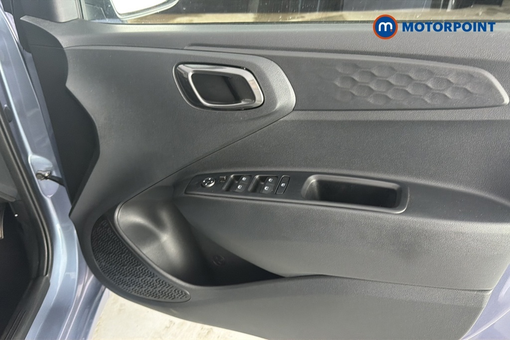 Hyundai I10 I10 1.2 79 Advance Nav Green #21