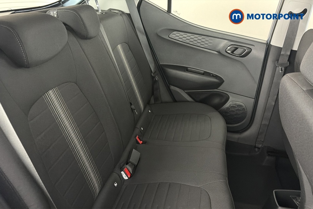 Hyundai I10 I10 1.2 79 Advance Nav Green #26