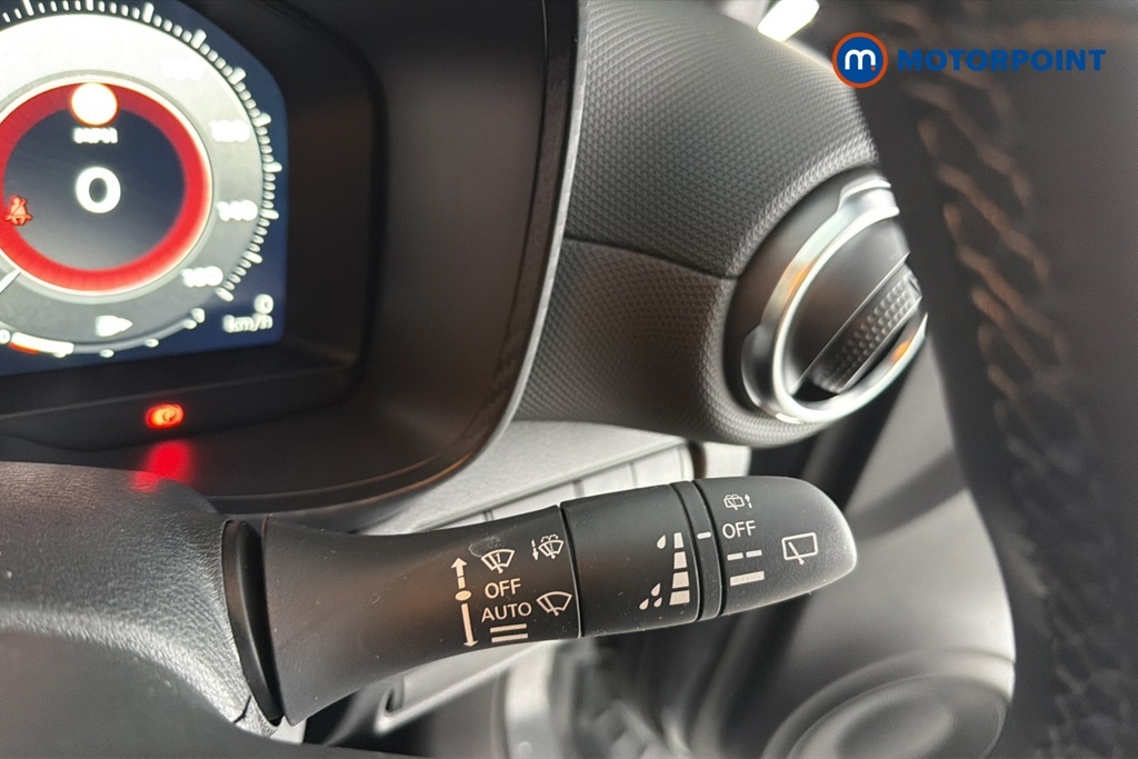 Nissan Juke 1.6 Hybrid N-connecta Revised Black #14