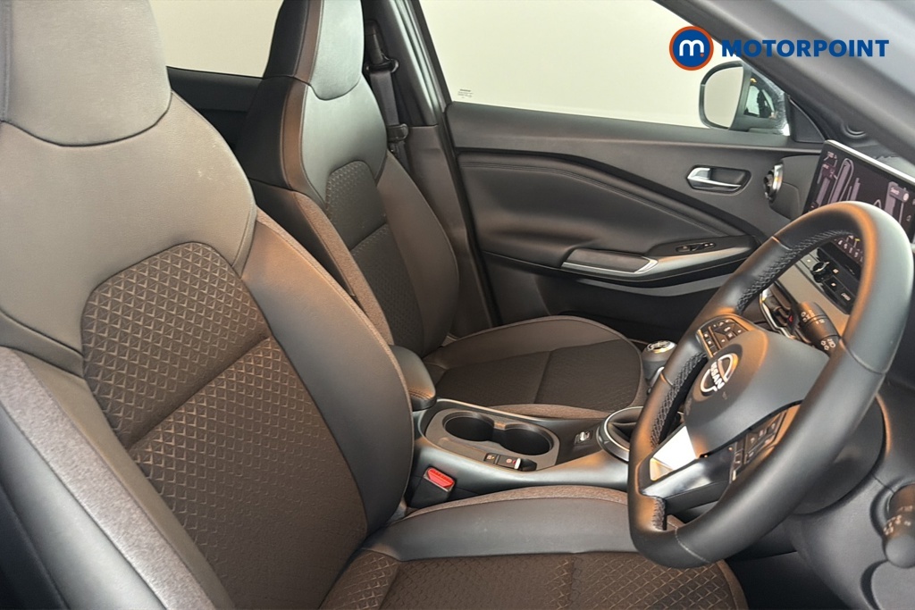 Nissan Juke 1.6 Hybrid N-connecta Revised Black #26