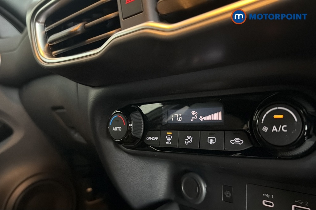 Nissan Juke 1.6 Hybrid N-connecta Revised Black #19