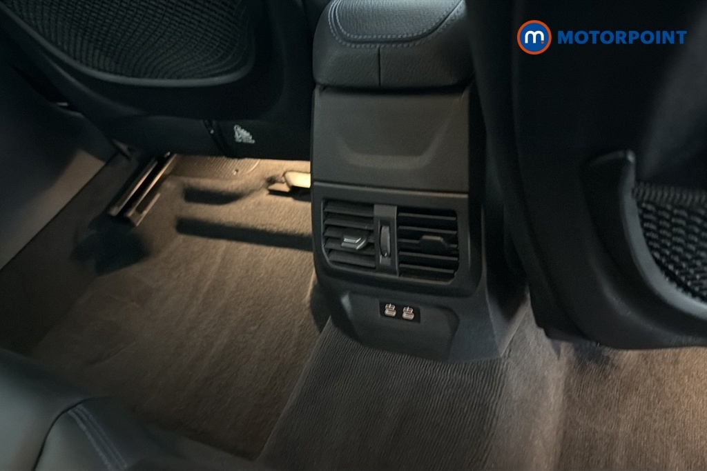 BMW 2 Series 218I Sport Saloon White #23