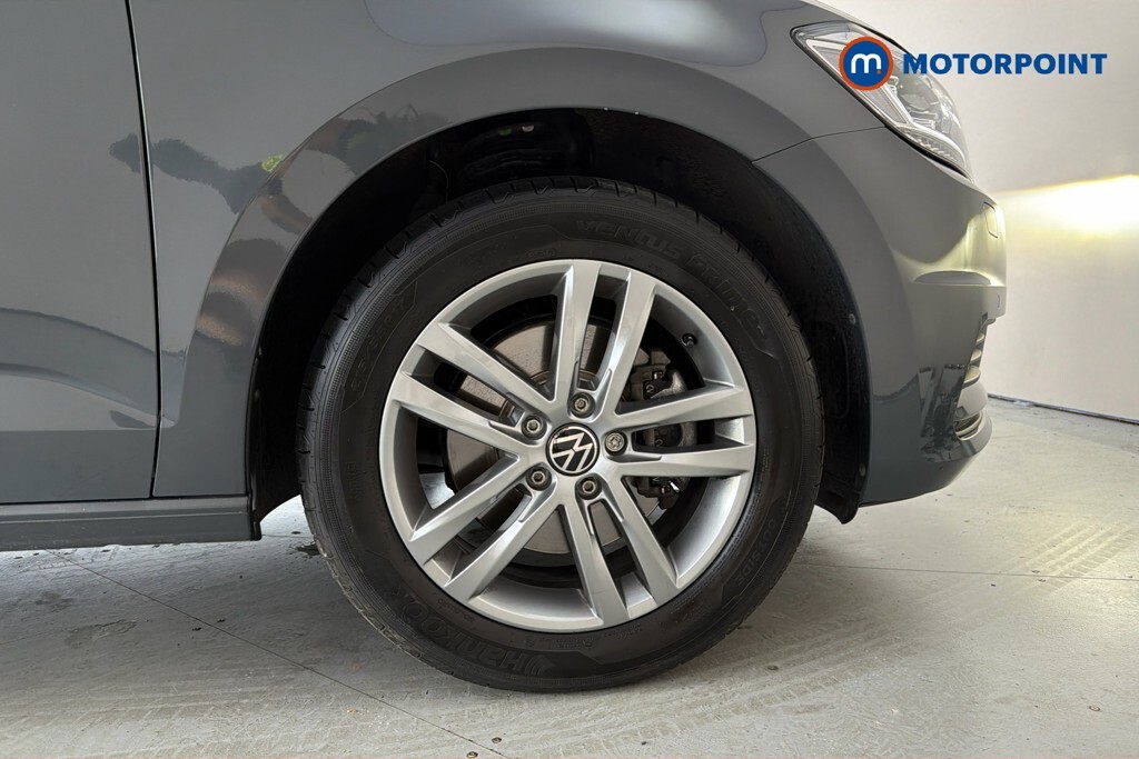 Volkswagen Touran Match Black #48